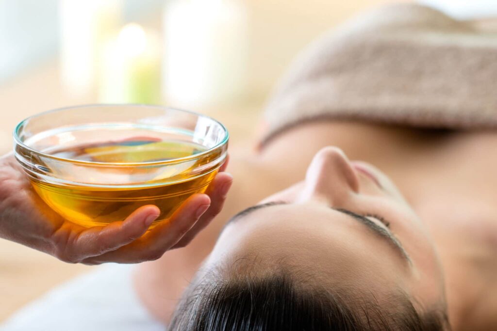 huile pour un massage ayurvédique